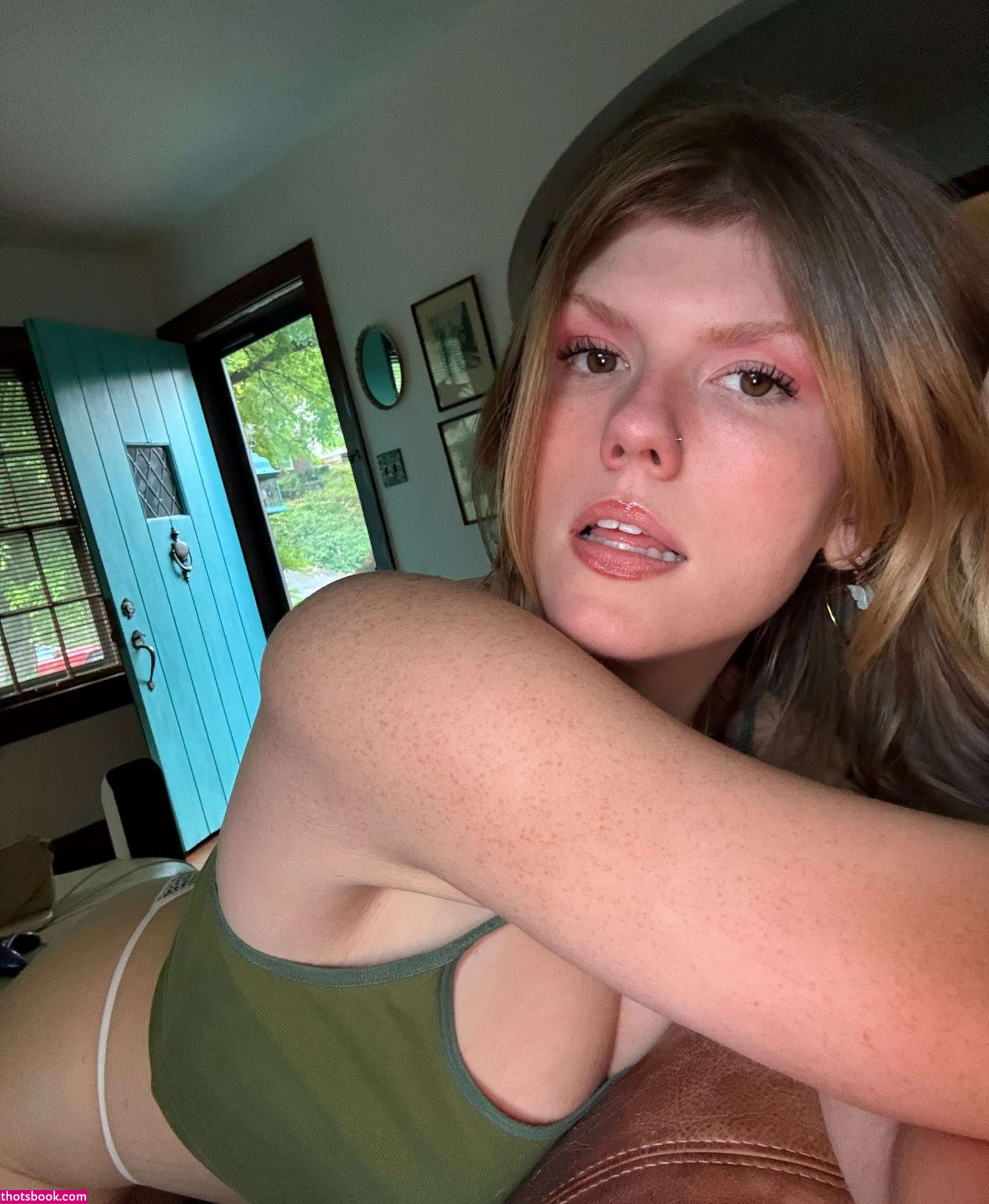 Mimosamantha Photo #26