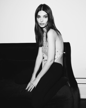 Emily Ratajkowski Photo #353