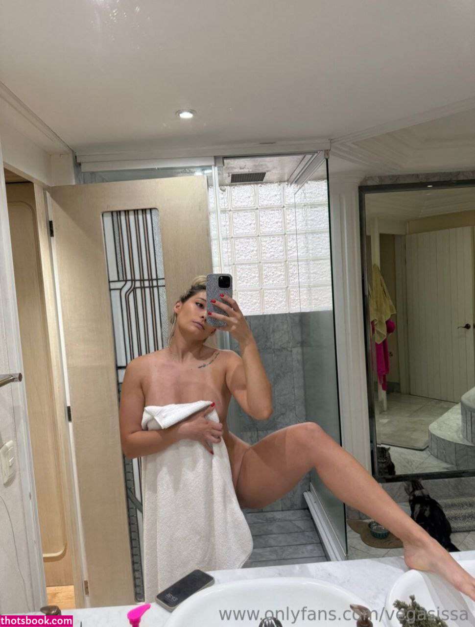 Issa Vegas Photo #138