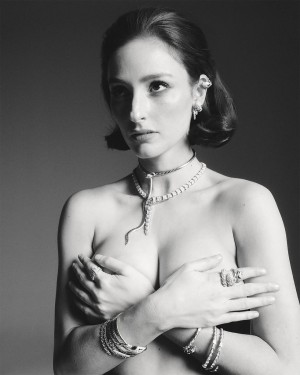 Banks Photo #39