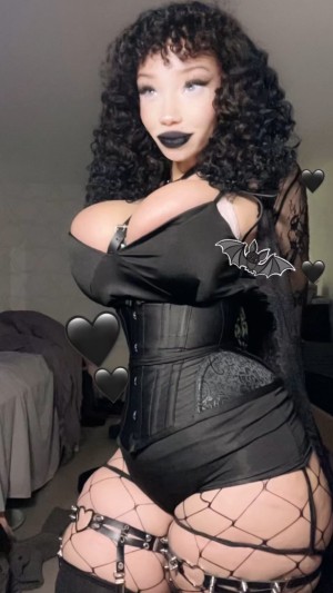 dahliagoth420 Photo #29