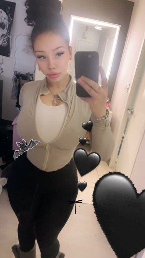 dahliagoth420 Photo #43