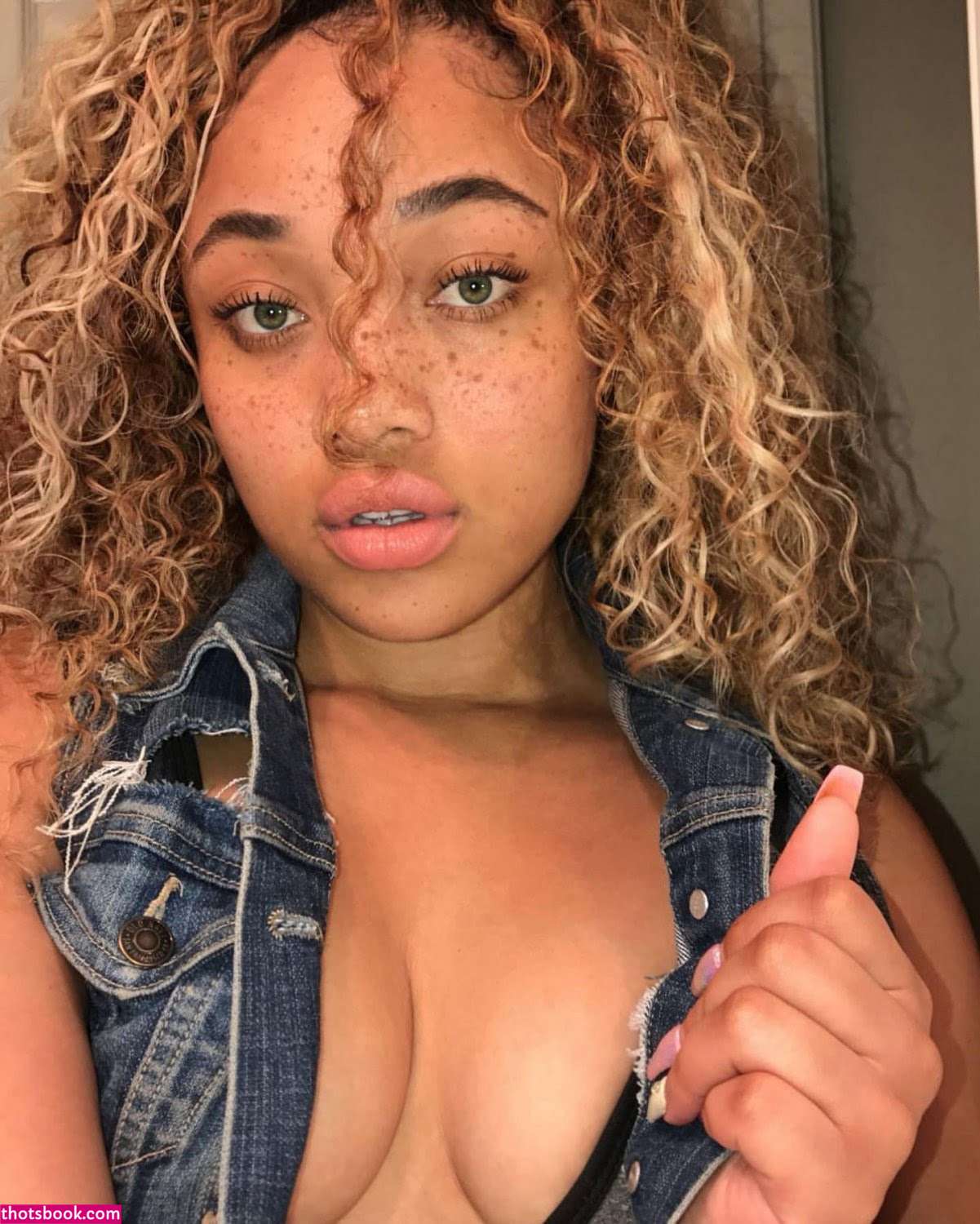 Lorraine Sd Photo #4