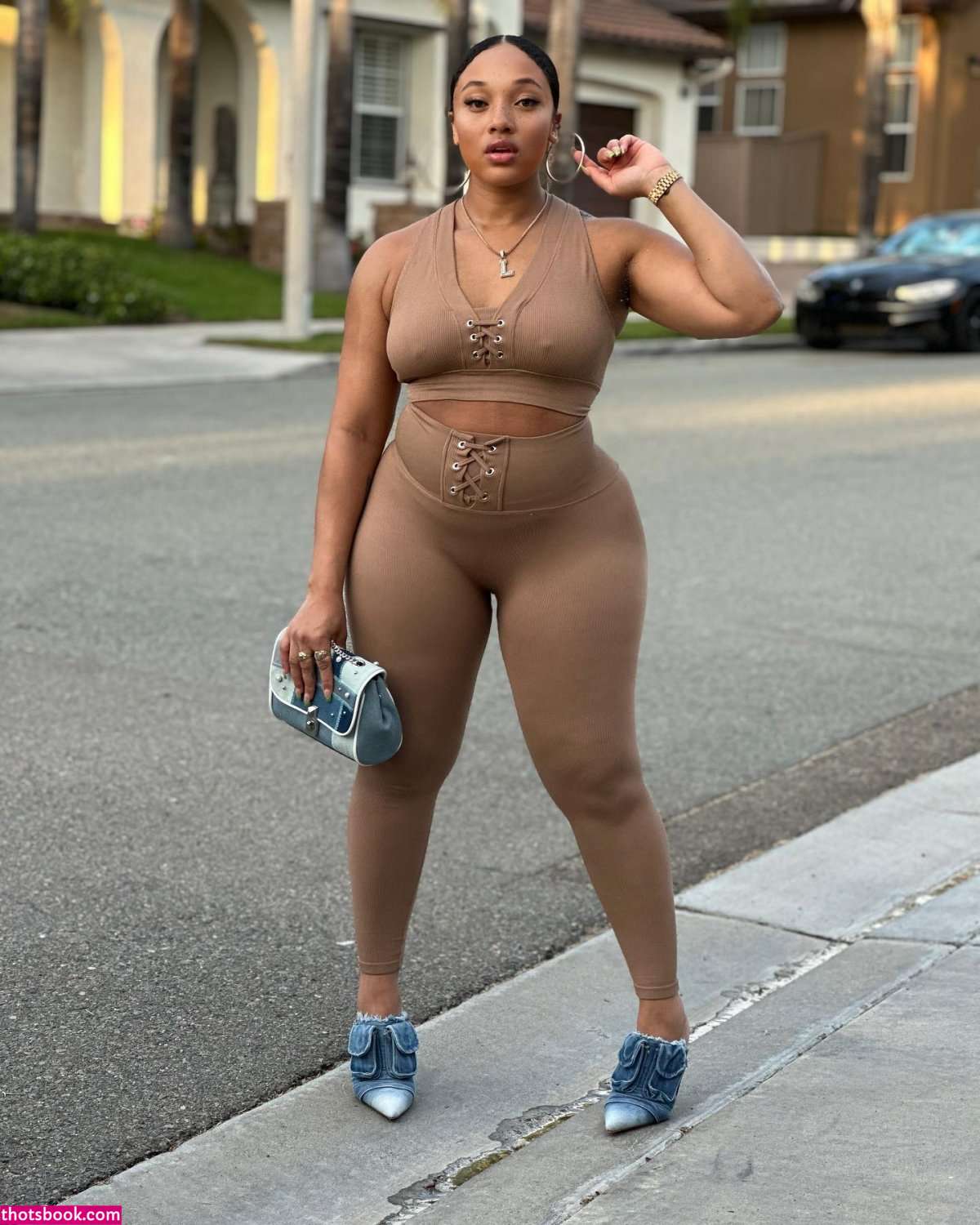 Lorraine Sd Photo #12