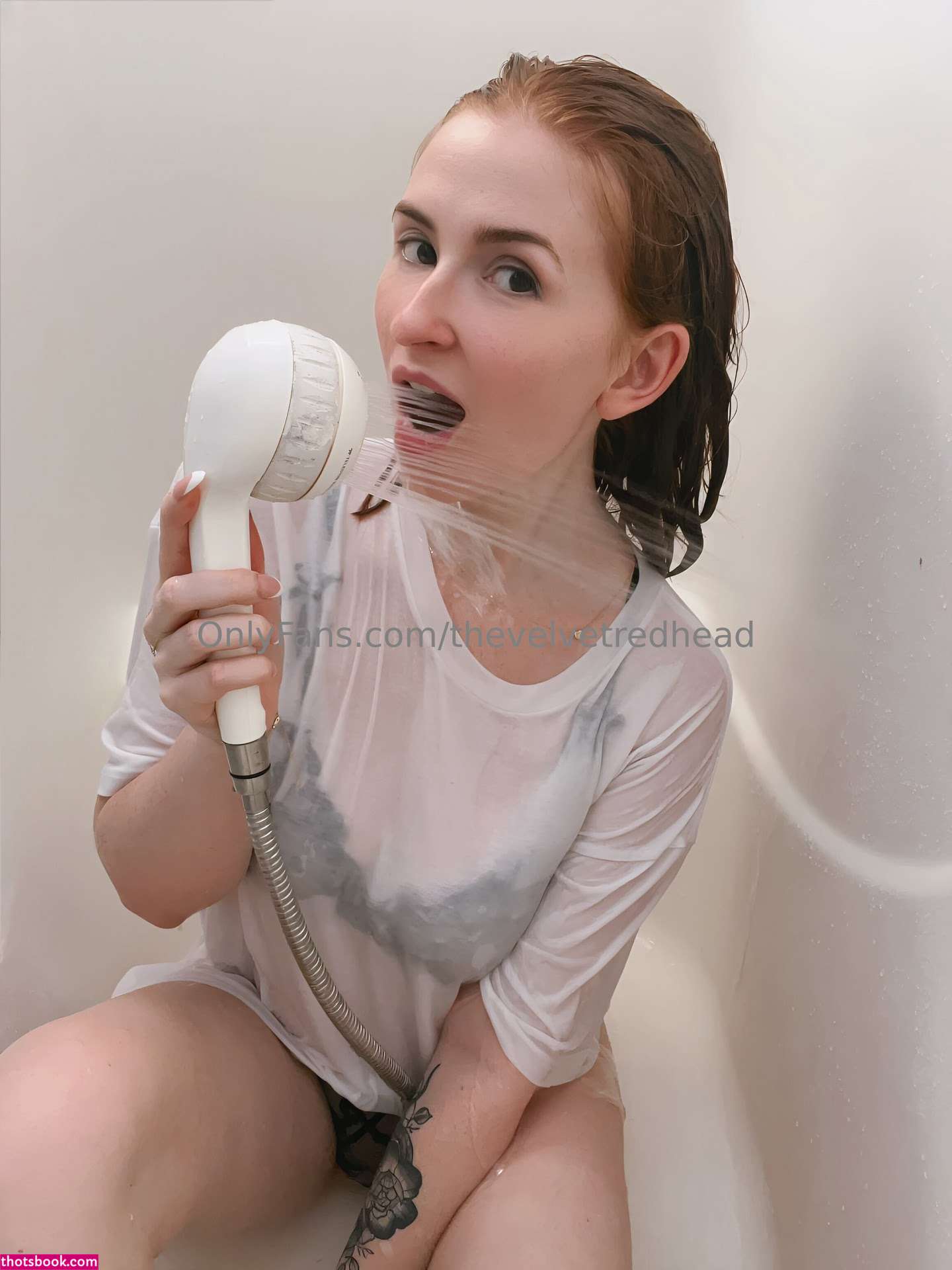 thevelvetredhead Photo #2