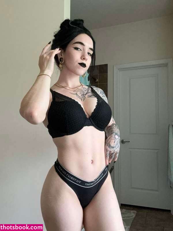 amberthevalkyrie Photo #25