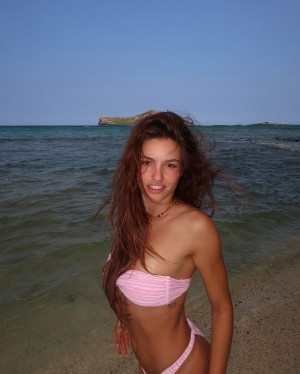 Sylvia Snyders Photo #7