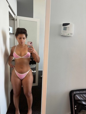 Mangowoman Photo #11