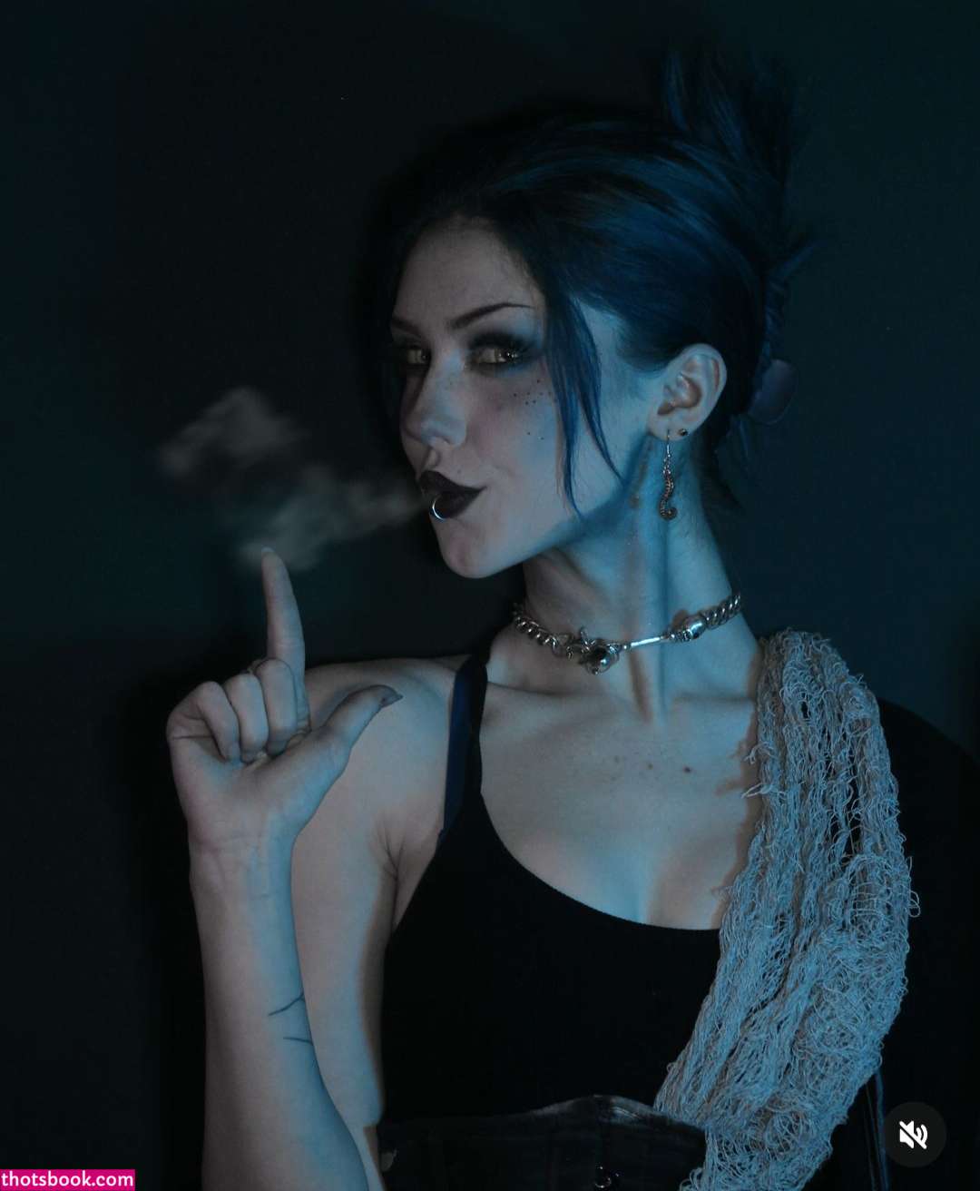 Valiantf0x Photo #23