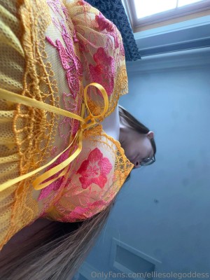 blissfulellie Photo #31