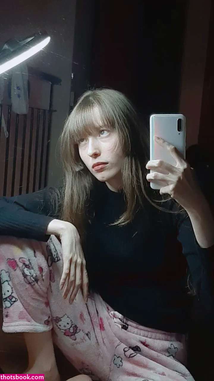 Kiki Glitter Photo #1