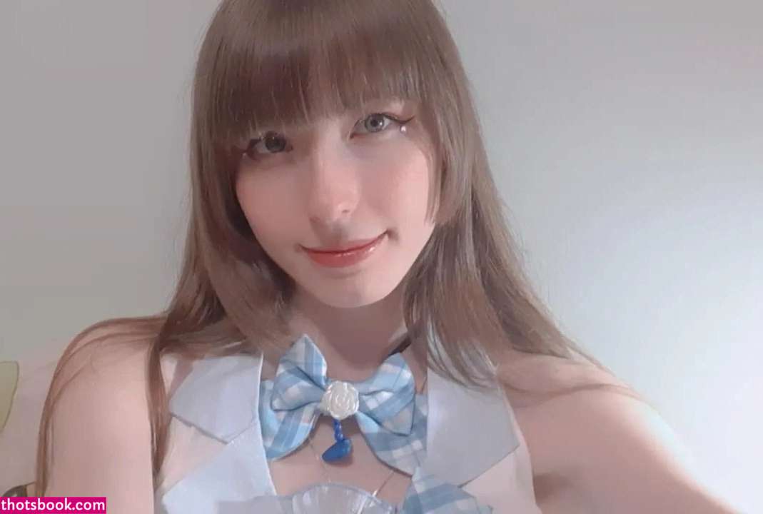 Kiki Glitter Photo #3