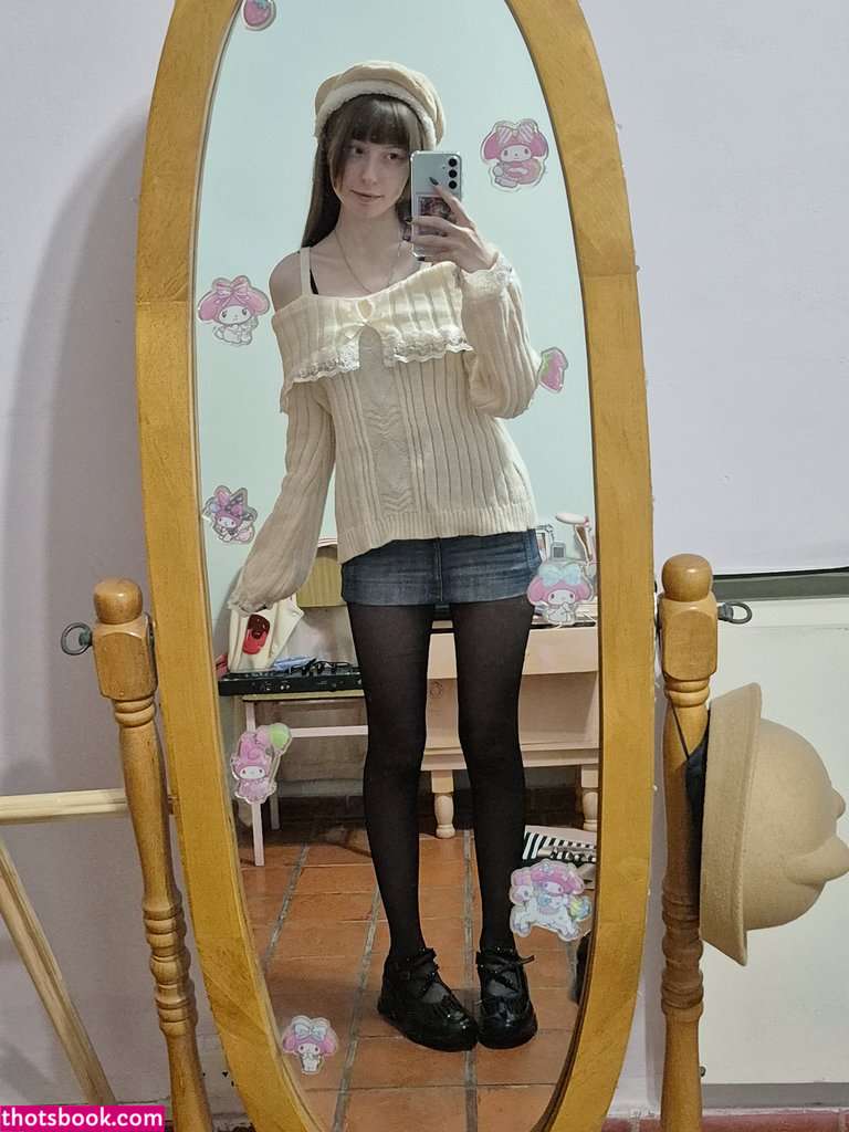 Kiki Glitter Photo #32