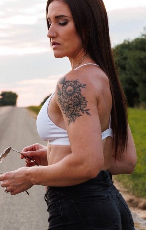 Lesley Cusumano Photo #8