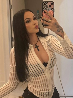 Maggie Lindemann Photo #14