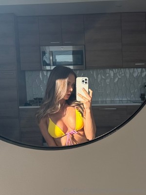 Sarah Houchens Photo #5