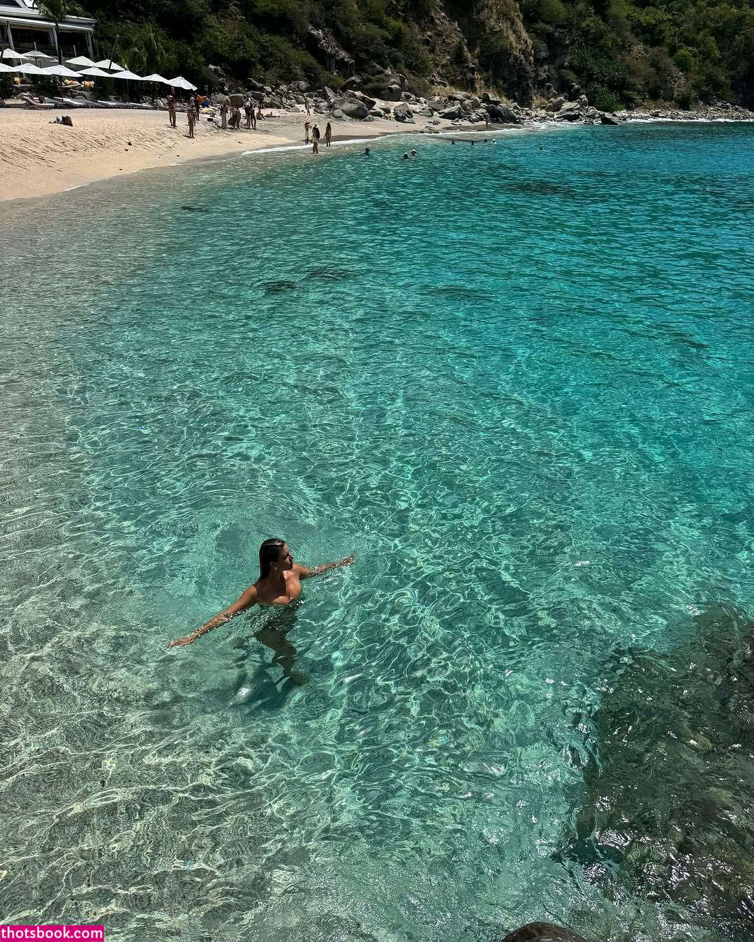 Natasha Oakley Photo #7