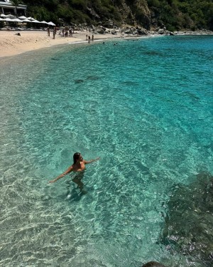 Natasha Oakley Photo #7