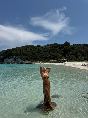 Natasha Oakley Photo #19