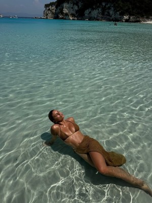 Natasha Oakley Photo #21