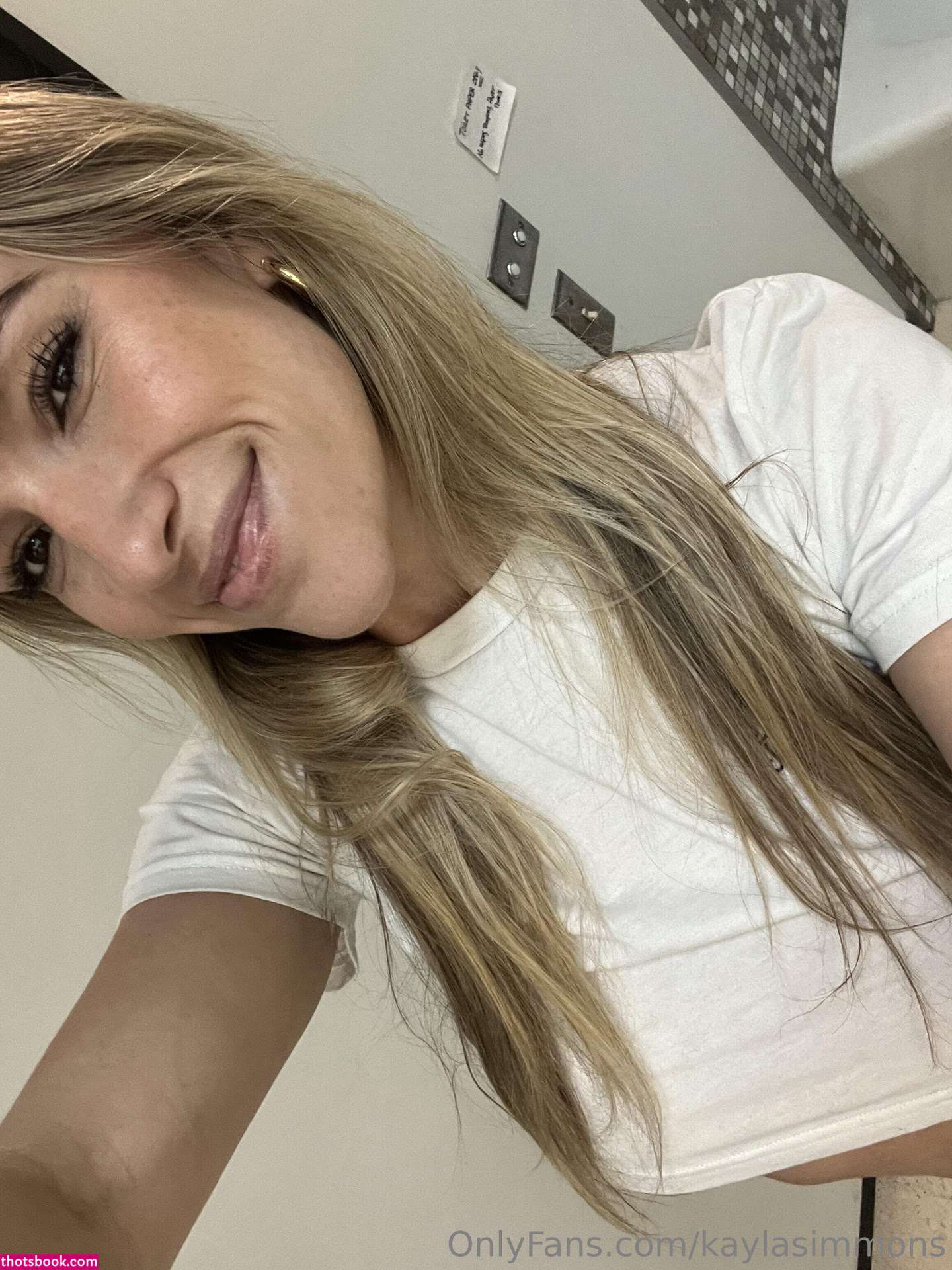 Kayla Simmons Photo #345