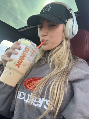 Kayla Simmons Photo #366