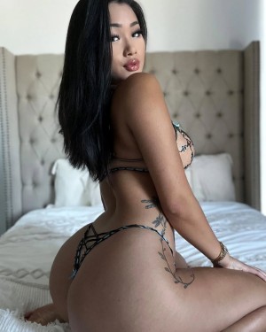 Martina Chen Photo #102