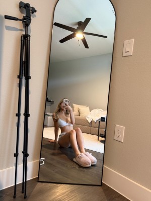 Celia Tran Photo #22