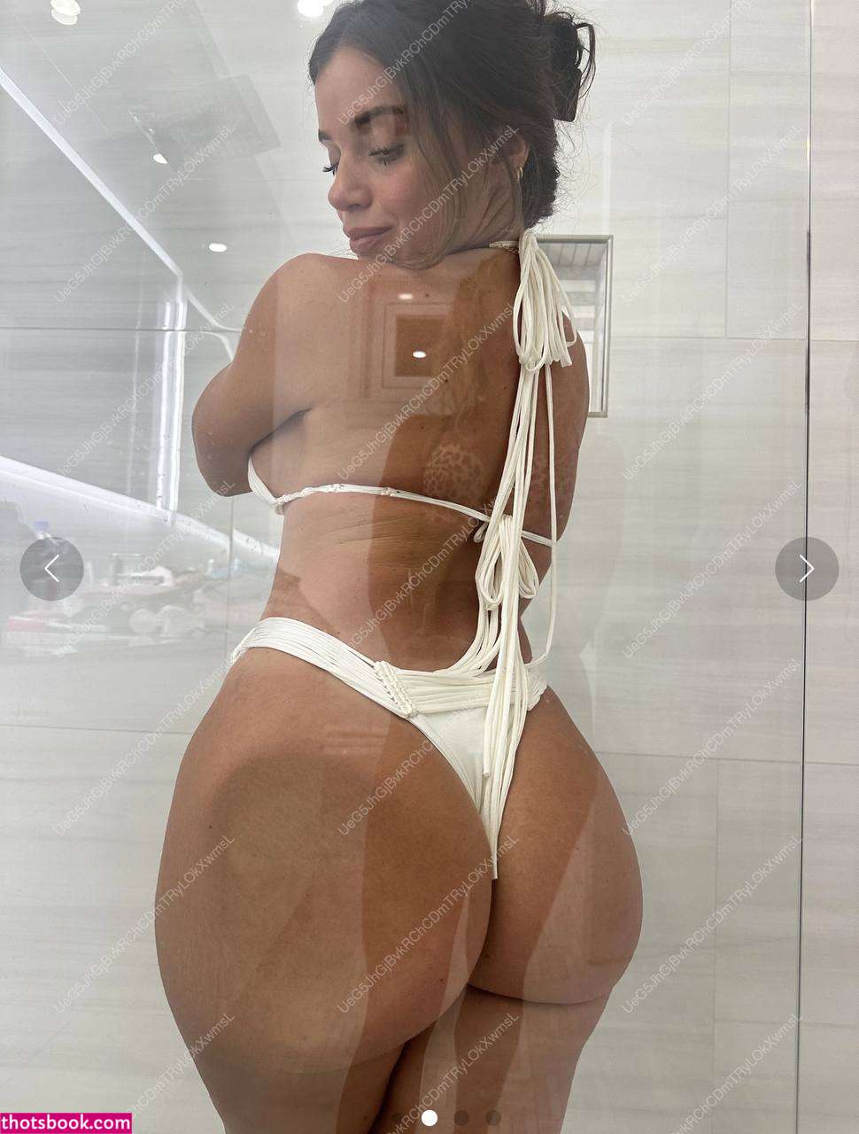 Kayla Manousselis Photo #6