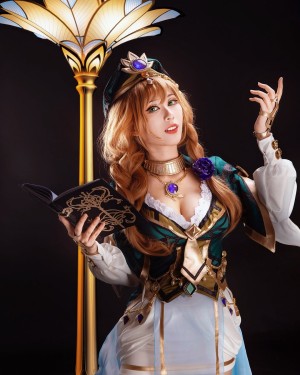 Larissa Rochefort Photo #6