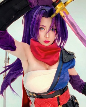 Larissa Rochefort Photo #7