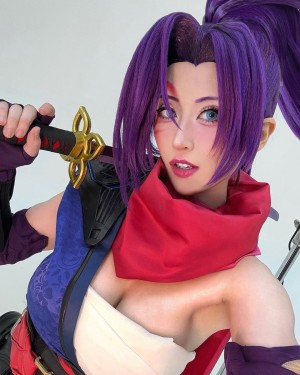 Larissa Rochefort Photo #9