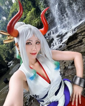 Larissa Rochefort Photo #19