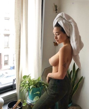 Hitomi Mochizuki Photo #61