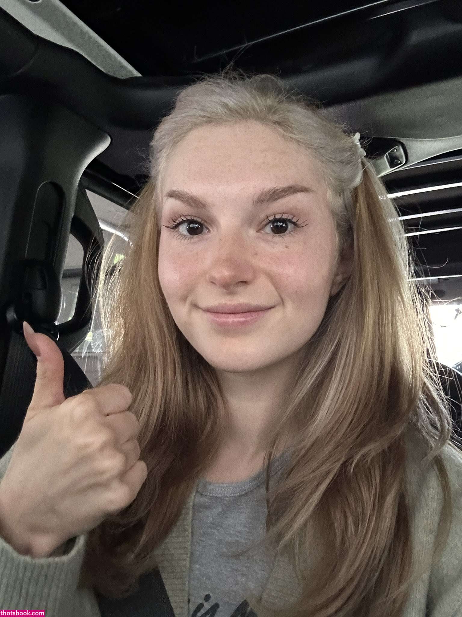 Busy B ASMR Photo #1