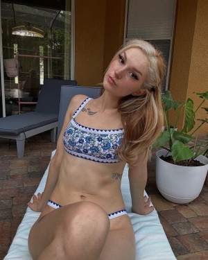 Busy B ASMR Photo #7