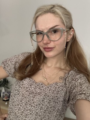 Busy B ASMR Photo #12