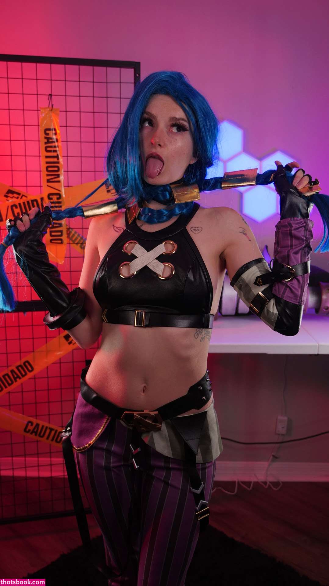 Busy B ASMR Photo #15