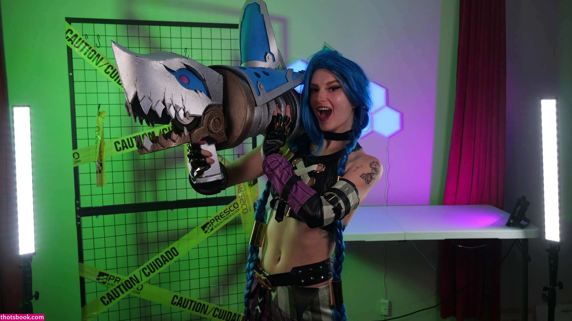 Busy B ASMR Photo #16