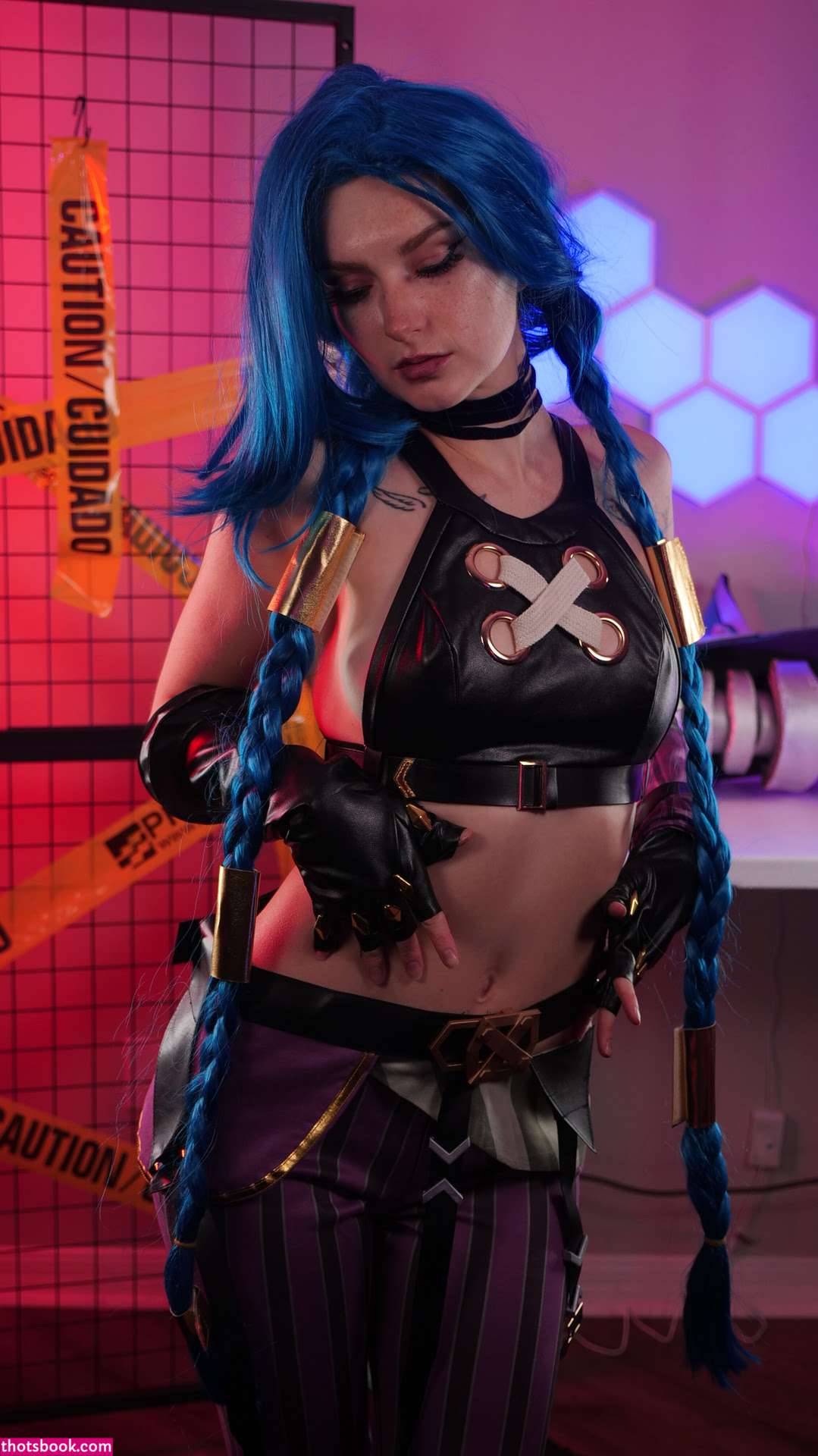 Busy B ASMR Photo #20