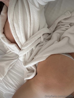 pretylittlething Photo #195