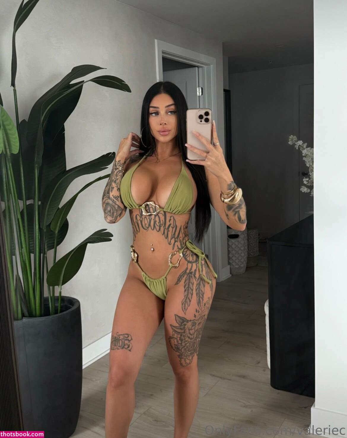 Valerie Cossette Photo #204