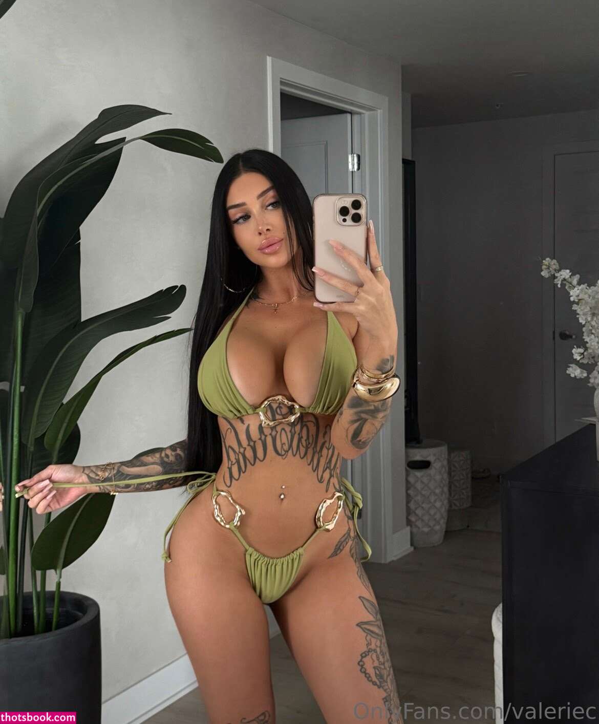 Valerie Cossette Photo #205