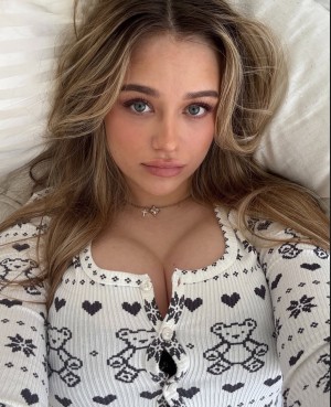 Abby Huxley Photo #78