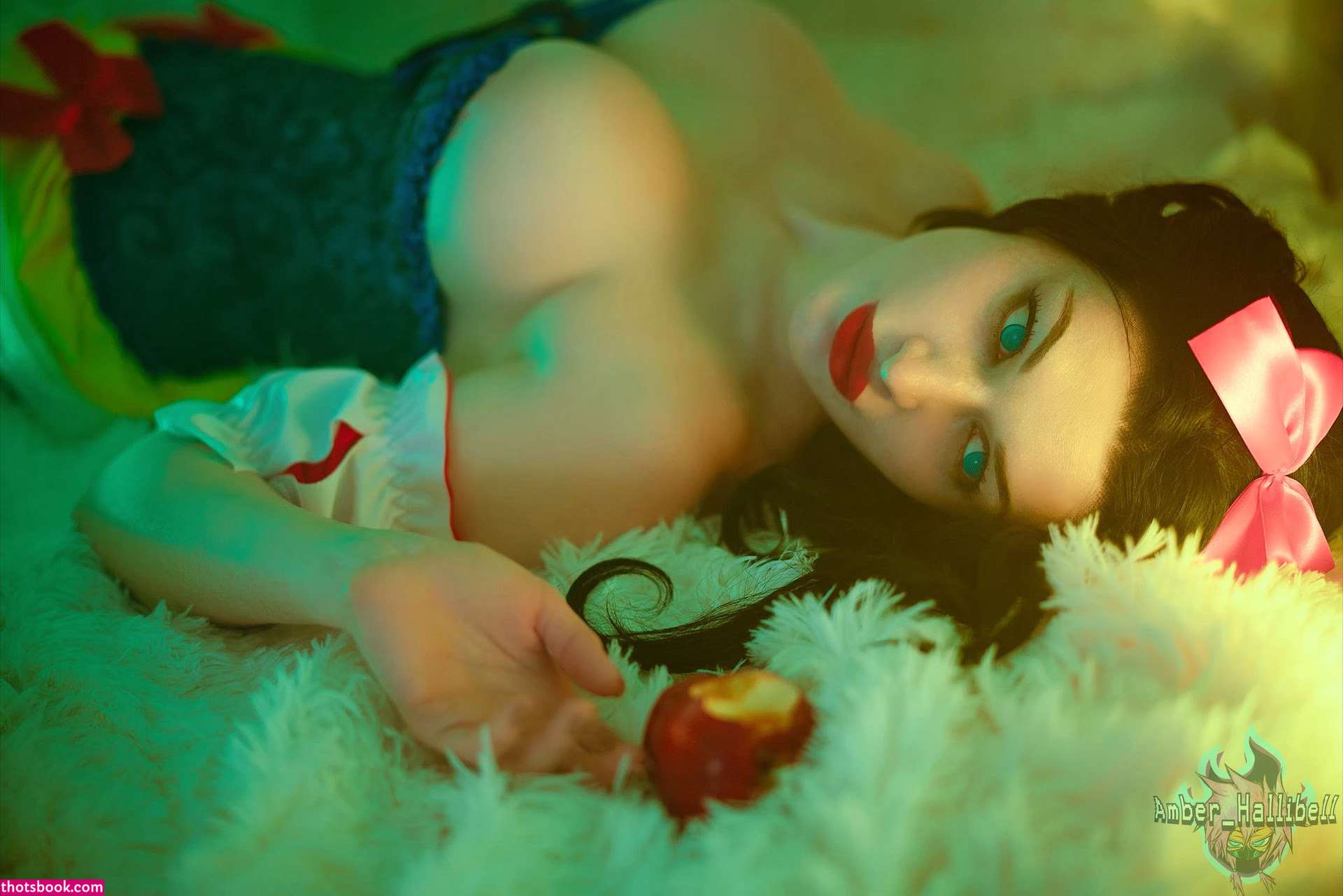 Amber Hallibell Photo #222