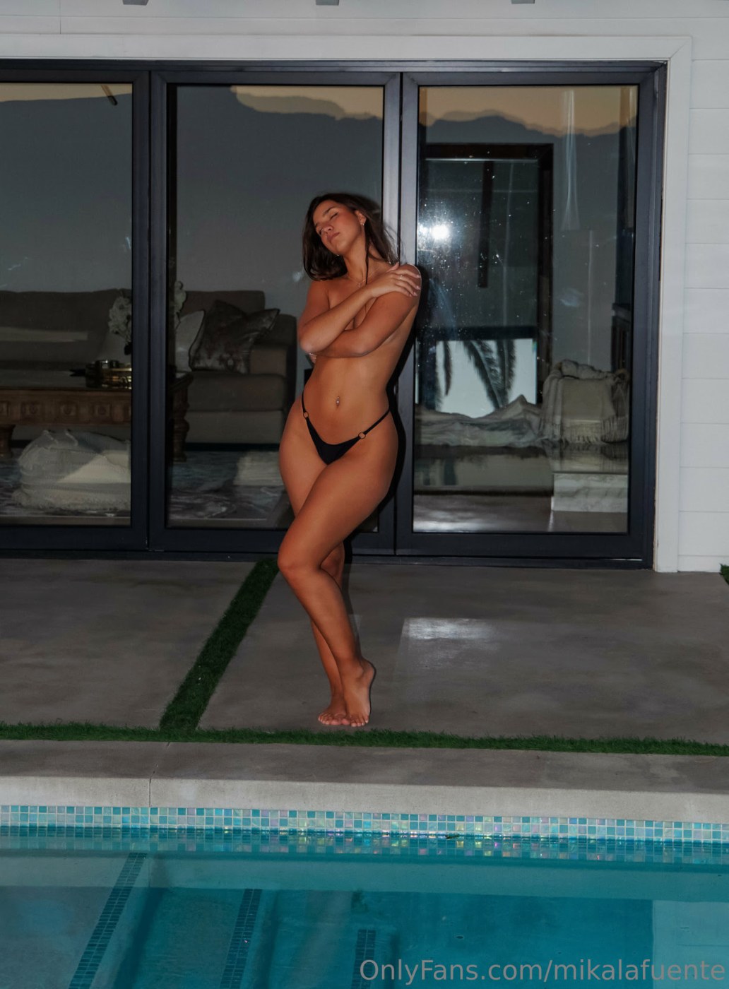 Mikaela Lafuente Photo #2048