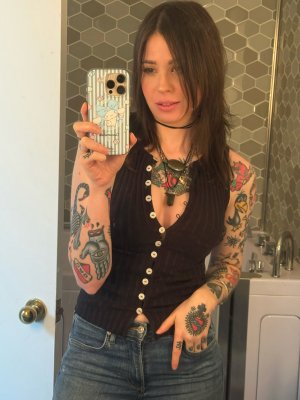 Anisa Jomha Photo #111