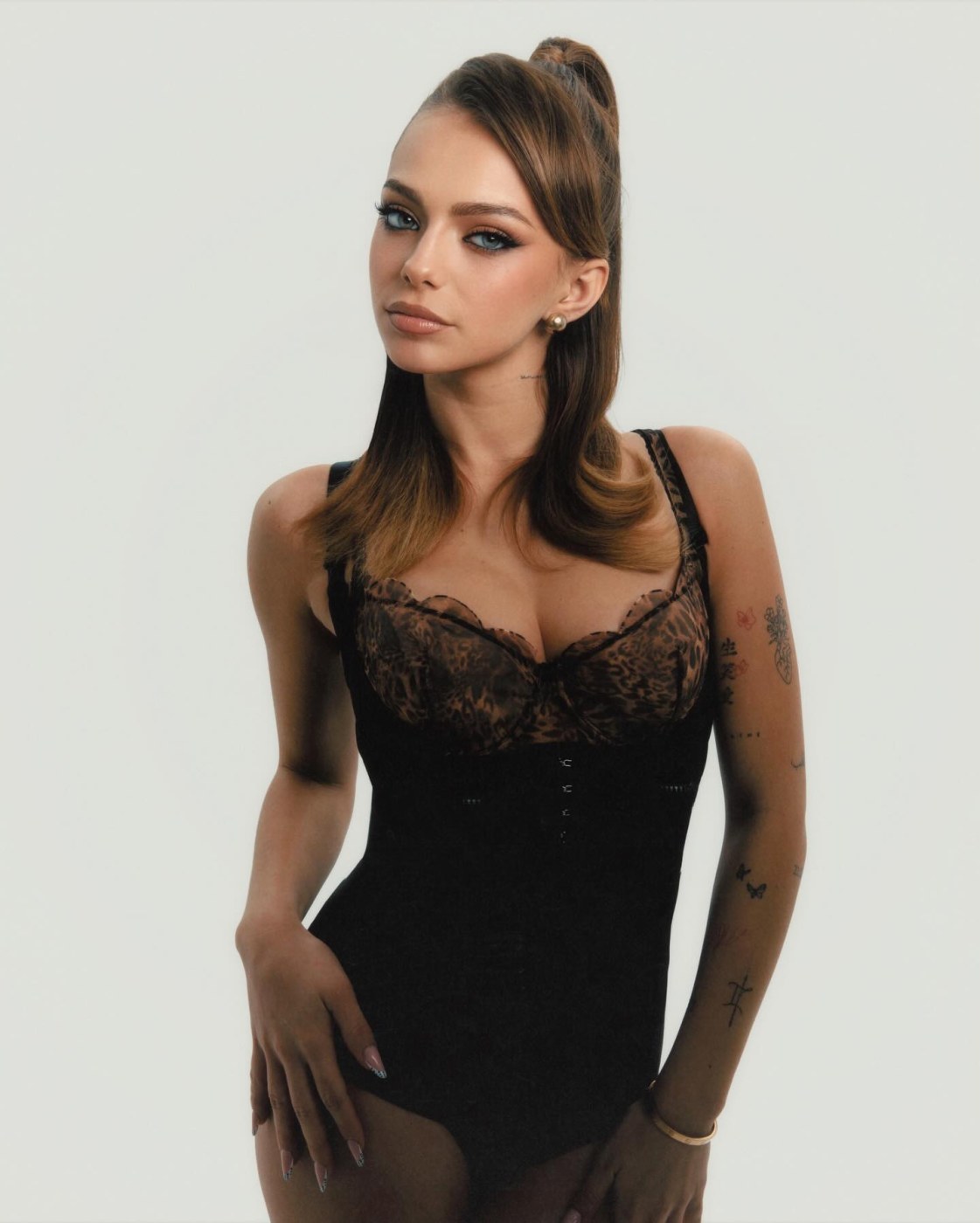 Jenni Serpi Photo #26