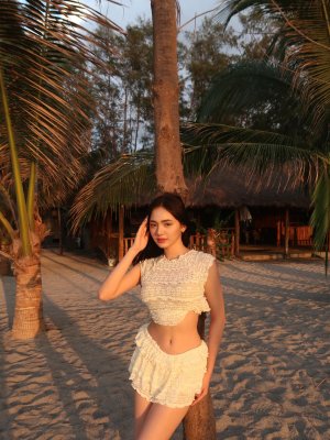 Lyndin Daphne Cruz Photo #8