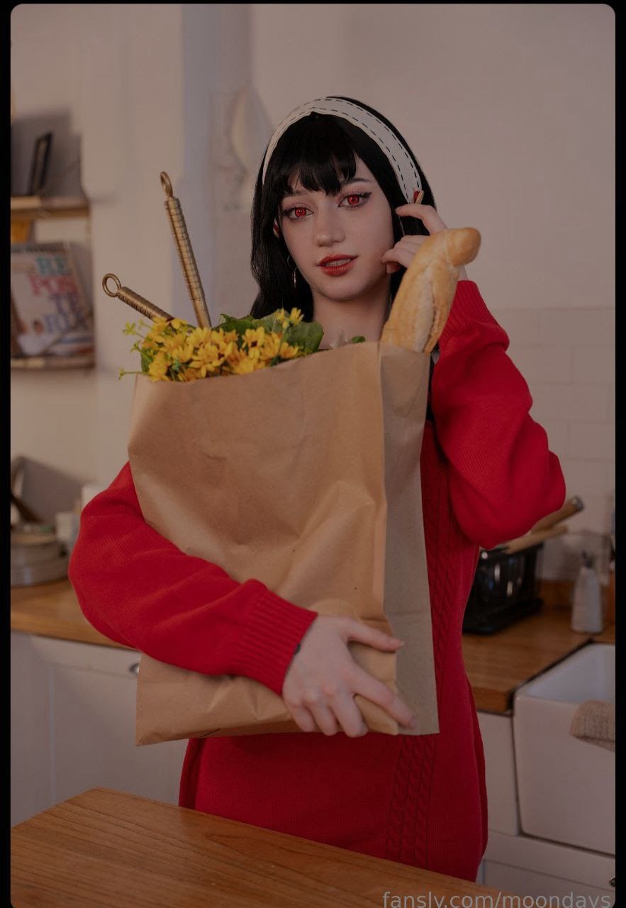 Moondays Photo #33